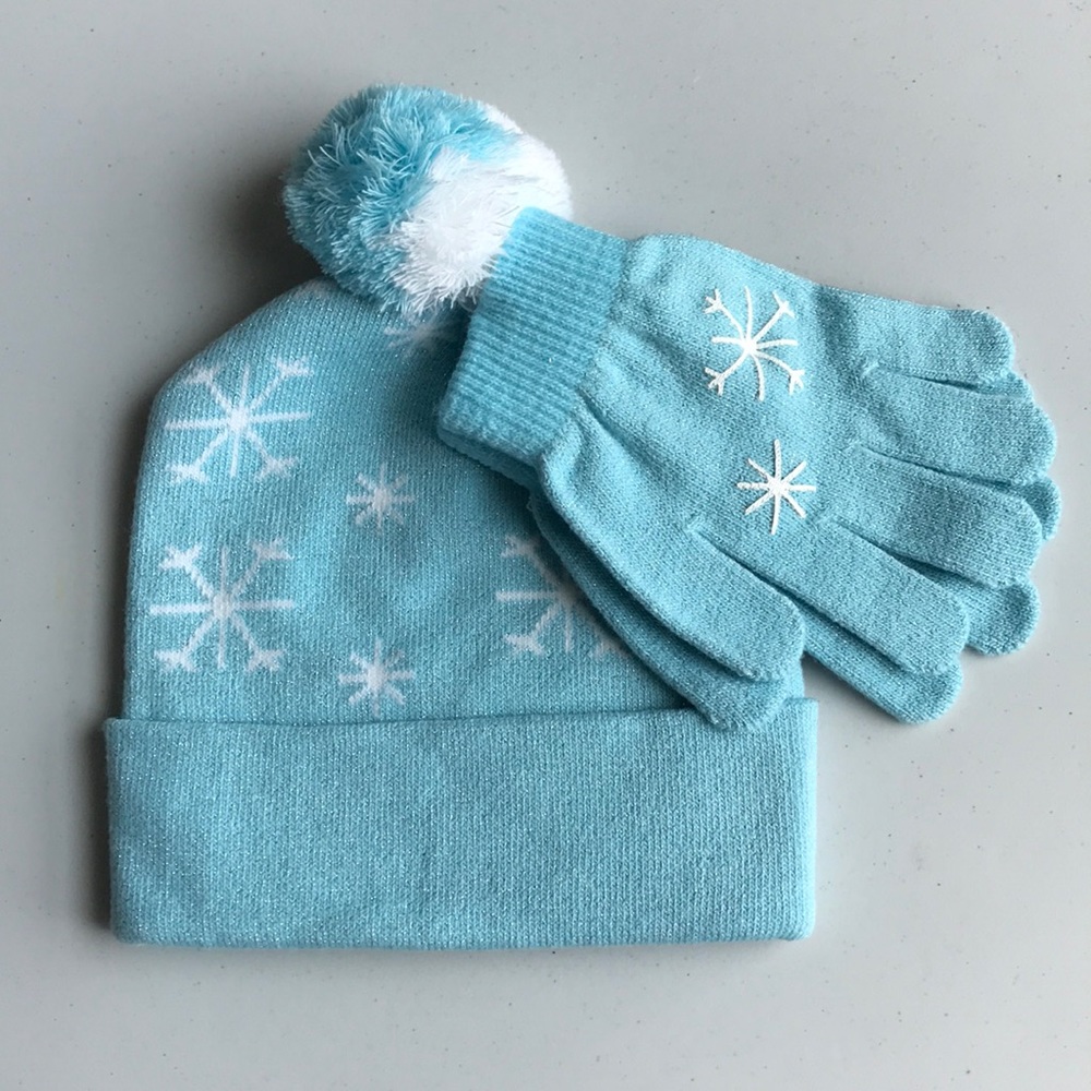 Girl’s Winter 2pc Set Blue Snowflake Hat & Gloves - Picture 2 of 2